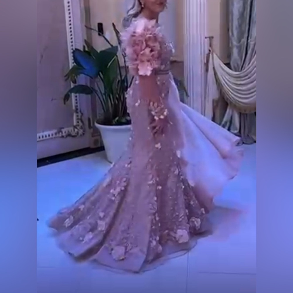 Elegant Floral Embellished Dress - Picture 4 of 14